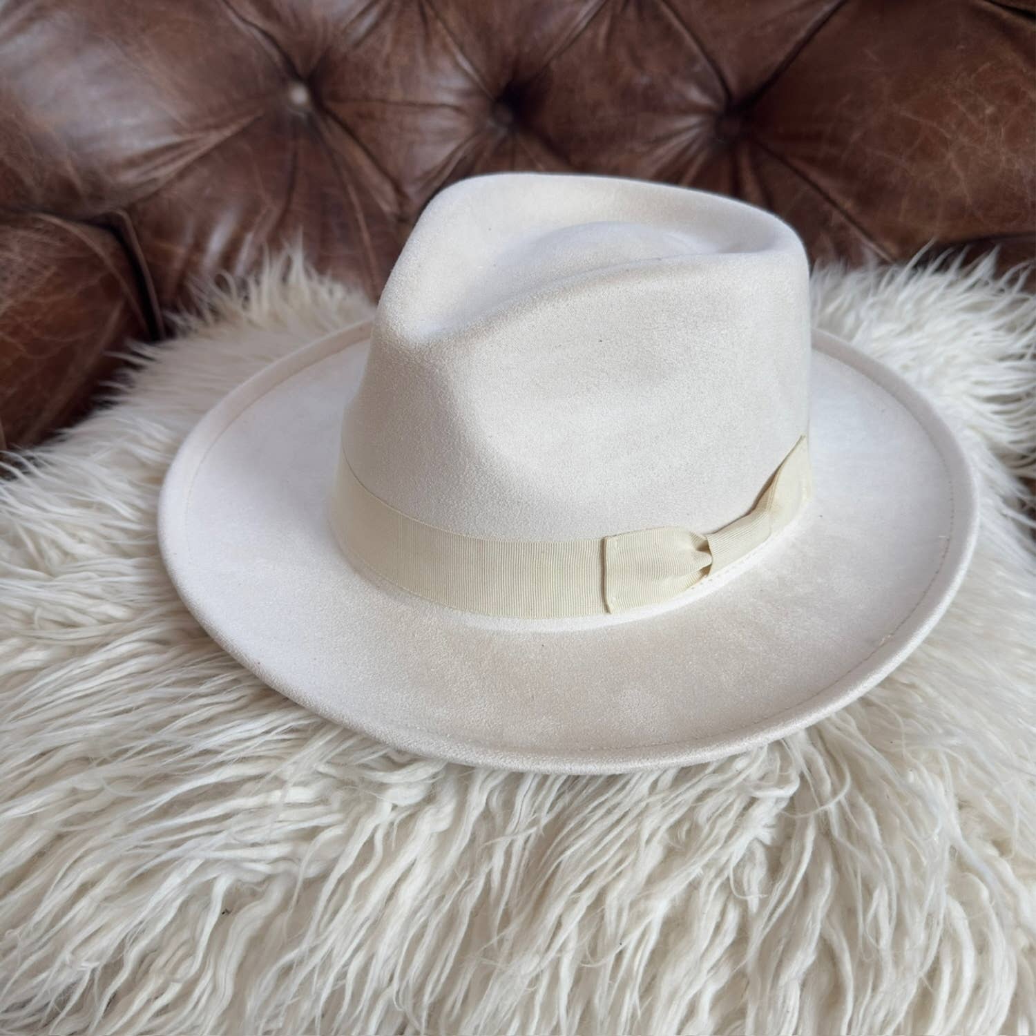 Queens INC - Wholesale Fedora - Women's - Stiff Brim Rancher in  Suede Hat W/ Ribbon 11