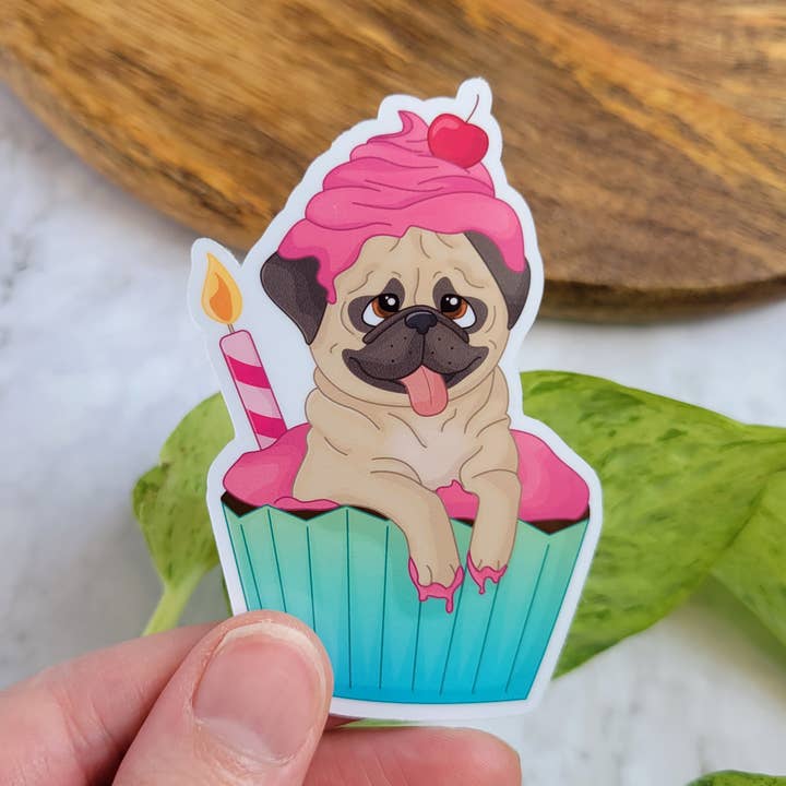 Vinyl-Aufkleber „Mops Cupcake“, 3x2" für den Großhandel von Chez Louie Designs