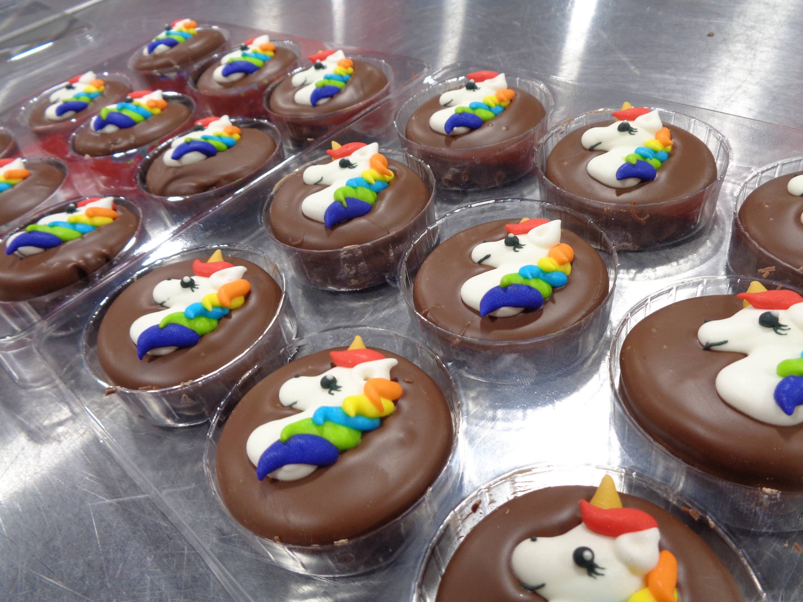 Bear Creek Candy Kitchen - Wholesale Chocolate Covered Sweets - 🍪Milk Chocolate Oreo “Rainbow Unicorn Head” 🦄 Chocolate Covered Oreo 🌍"Bumble Bee's"  Box of 240
