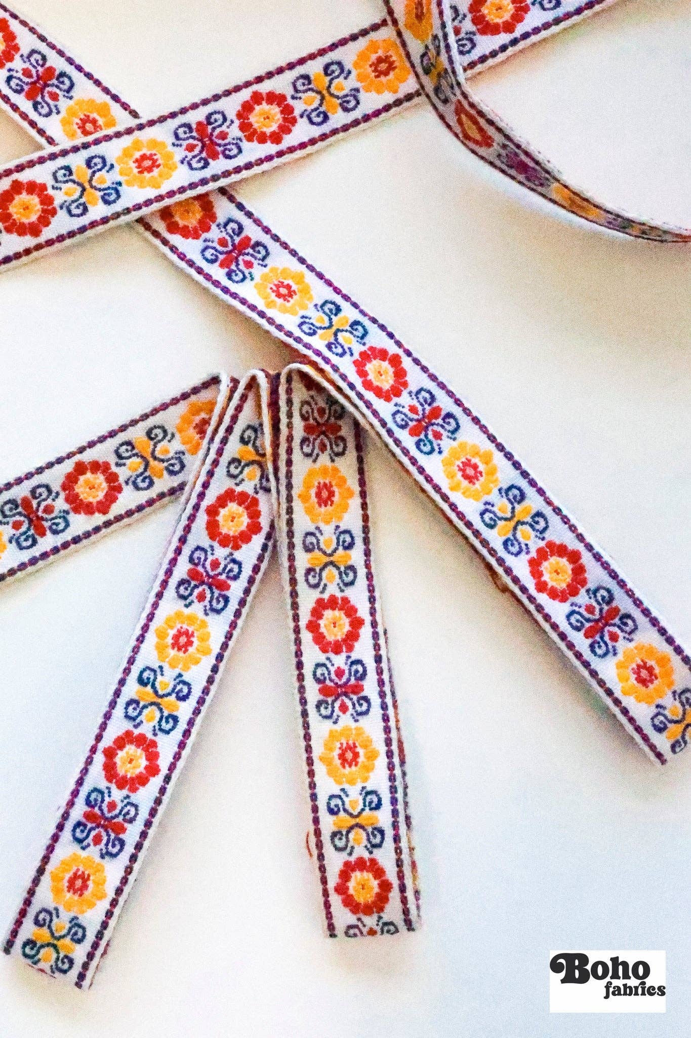 Boho Fabrics – Engroshandel Håndværk forsyninger – 36 Yard Rulle - Petal Crest i Primær #2, 3/4" Vintage Jacquard Vævet Kant, TRIM-0821