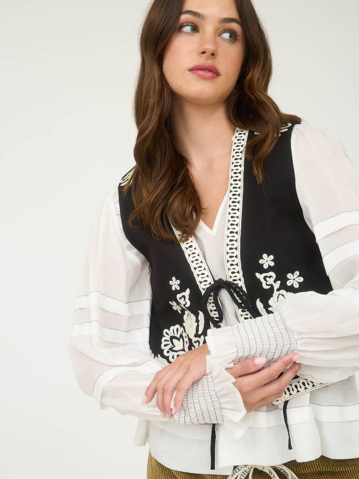 Blu Pepper - Wholesale Outerwear Vest - Women's - EMBROIDERY DETAIL FRONT TIE SLEEVELESS VEST 3