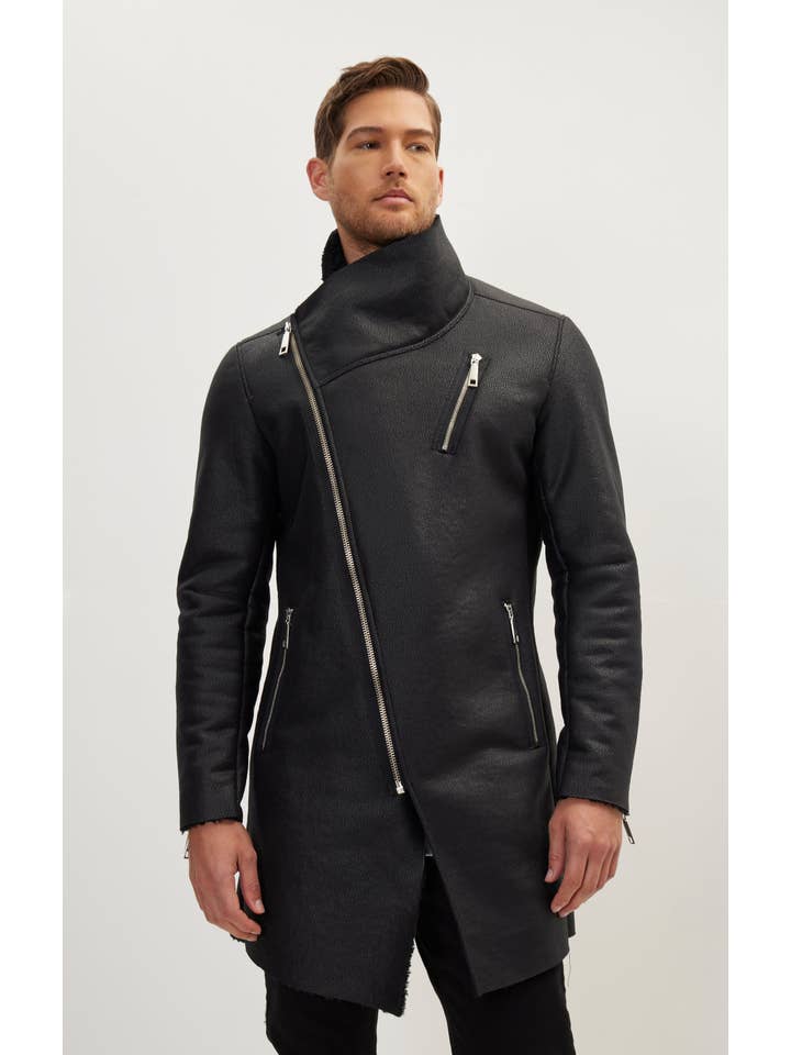 NERO Cappotto vegano in shearling da uomo con chiusura asimmetrica in vendita all'ingrosso su Faire