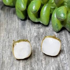 Sosie Designs - Vendita all'ingrosso Orecchini a bottone - Vermeil - Orecchini a perno in oro con pietra di luna arcobaleno0