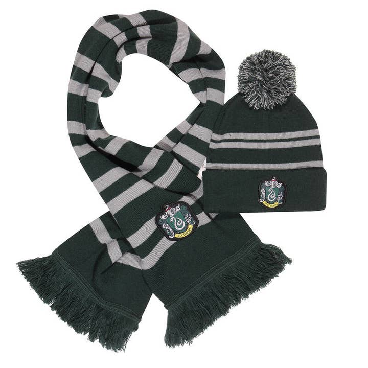 Harry Potter - House Slytherin - Scarf and Hat Set for wholesale by Heroes Inc. Europe B.V.