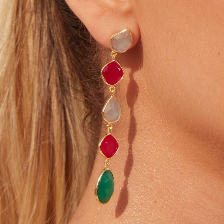 Brinco Raelynn em Ouro com Calcedônia Azul, Ônix Verde e Fúcsia Rosa por atacado de Schmuckoo Berlin