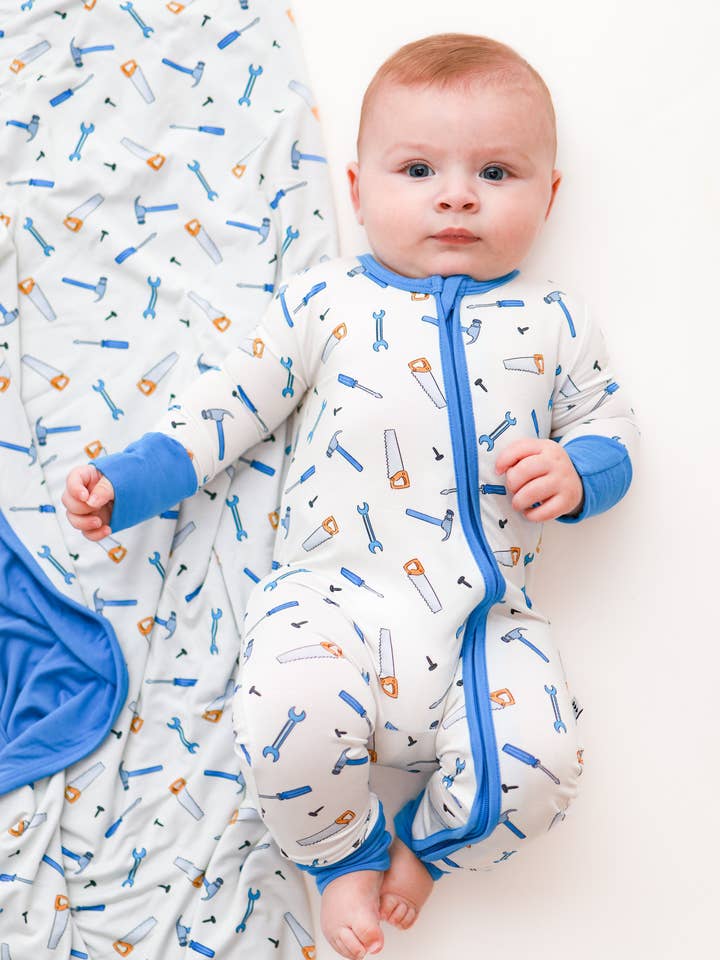 Combinaison Convertible en Bambou avec Fermeture Éclair Tool Time pour la vente par Elle & Mily