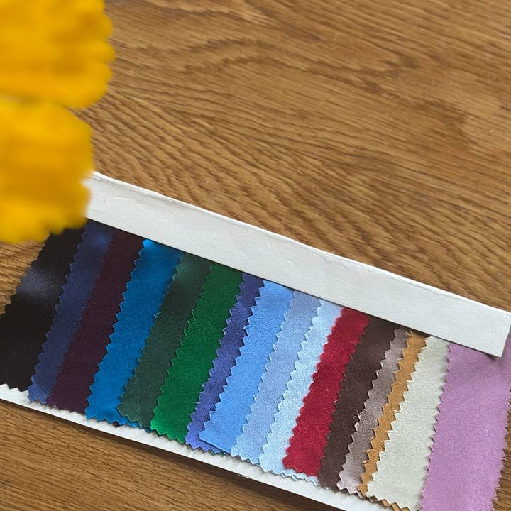 SEIDENFARBKARTE für den Großhandel von Fashion Roots