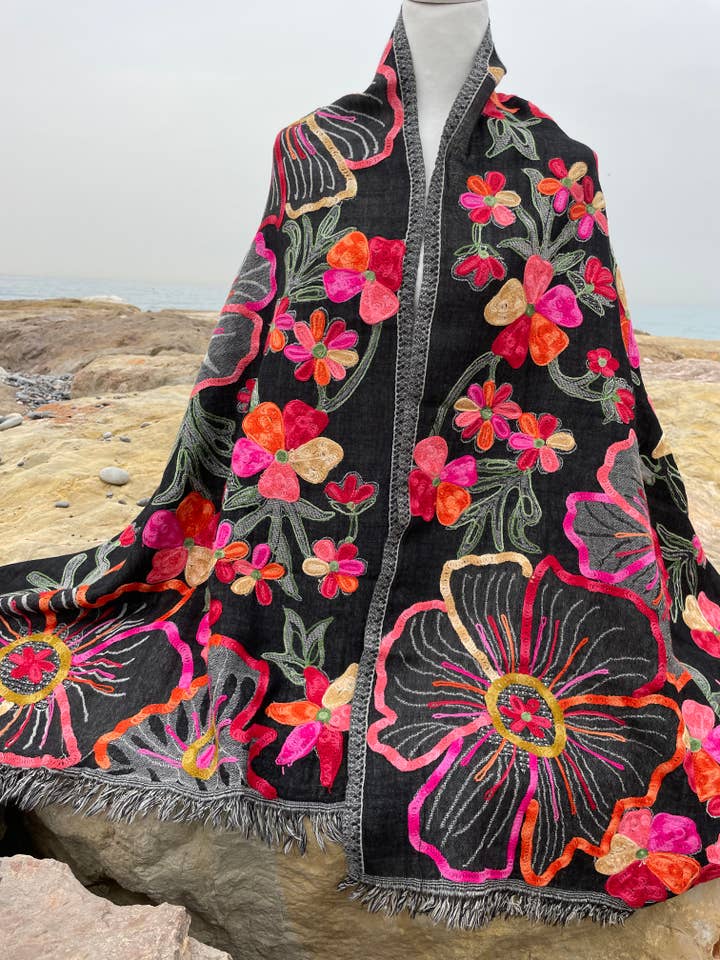 Impressionantes xales e envoltórios de seda feitos à mão por atacado de KCC Cashmere Limited