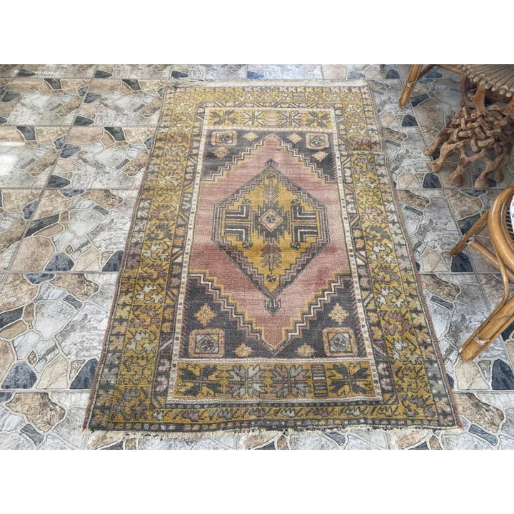 Tapis Anatolien Vintage Géométrique Turc des Années 1970 Fait Main pour la vente par Oushak Rugs