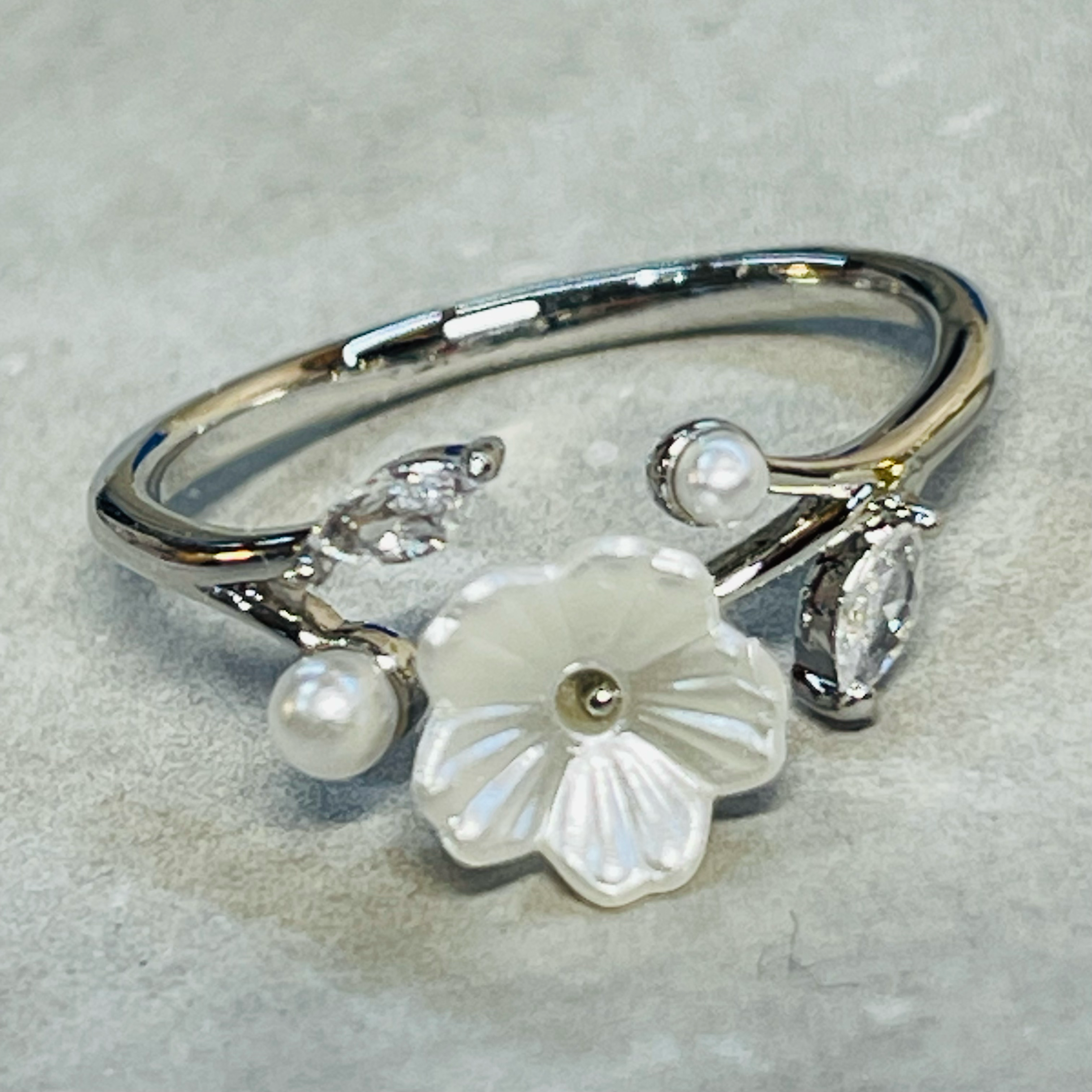 Loli - Wholesale Multi-Stone Ring - Minimal Daisy Adjustable Ring with Small Sparkling Stones11