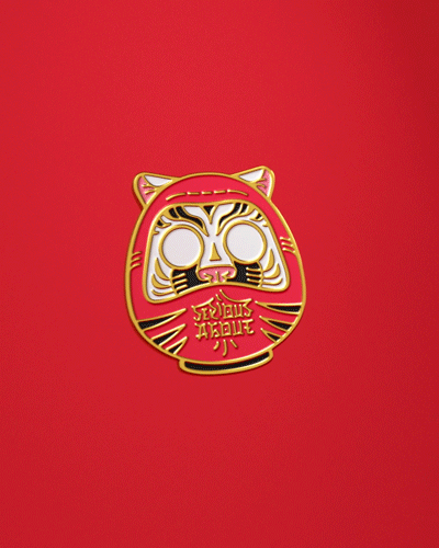 Seriou About – wholesale Lapel pin/button – DARUMA DOLL GOLD, enamel pin6
