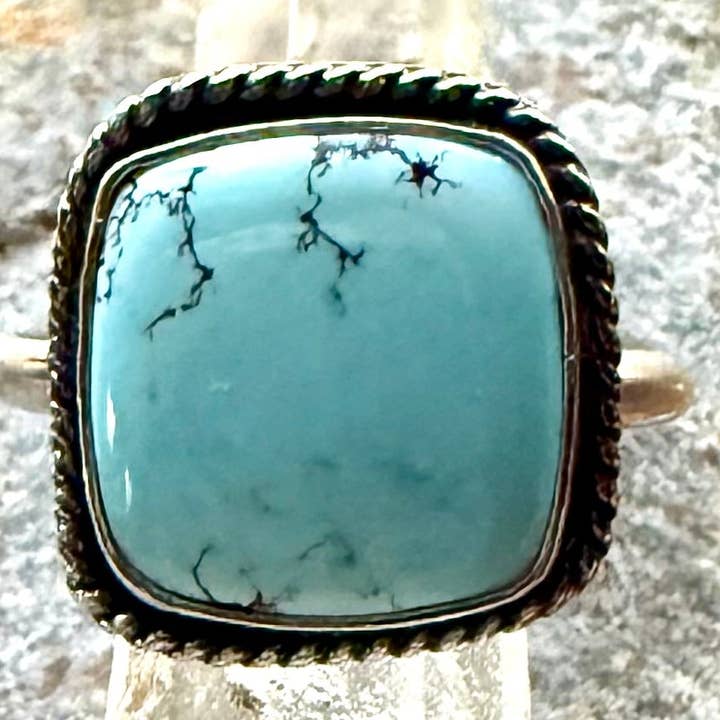 Wild Mountain Soul Designs – Anel de cocktail/declaração por atacado – Anel de Prata de Lei com Turquesa Golden Hills1