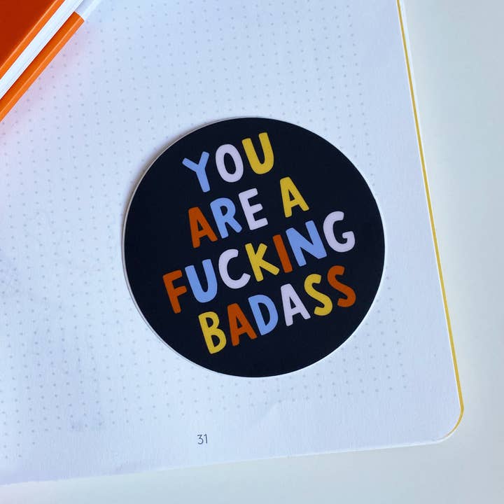 Nutmeg and Arlo - Vendita all'ingrosso Adesivo - Adesivo in vinile «You're A F*cking Badass»3