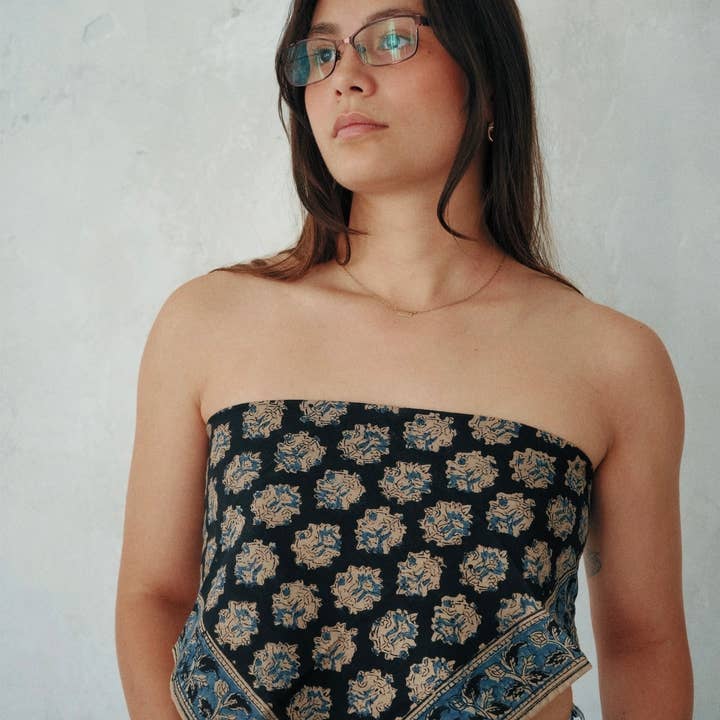 Ornements Indigo - Bandana en Coton Kalamkari (KK1408) pour la vente par White Lotus Fashions