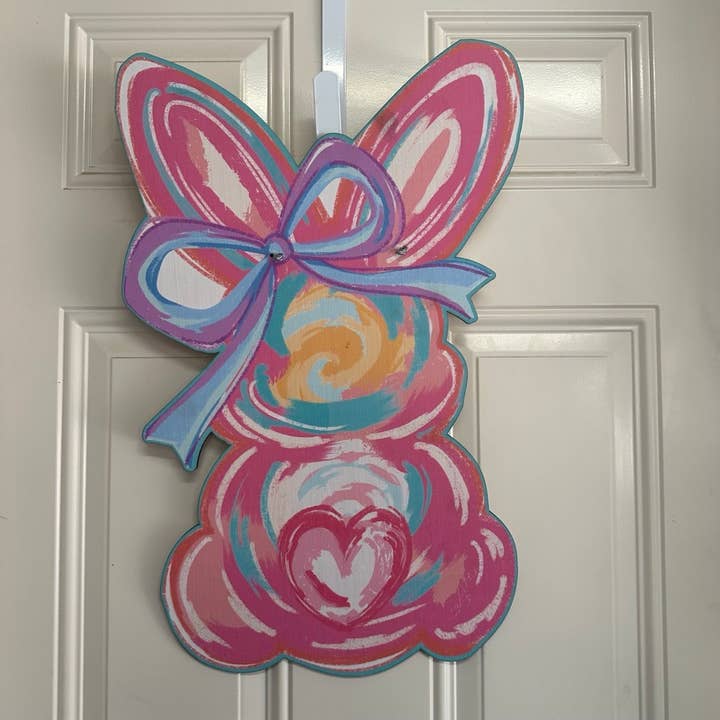 Porte-accroche lapin de Pâques en aquarelle 23" pour la vente par Birch and Boulder LLC