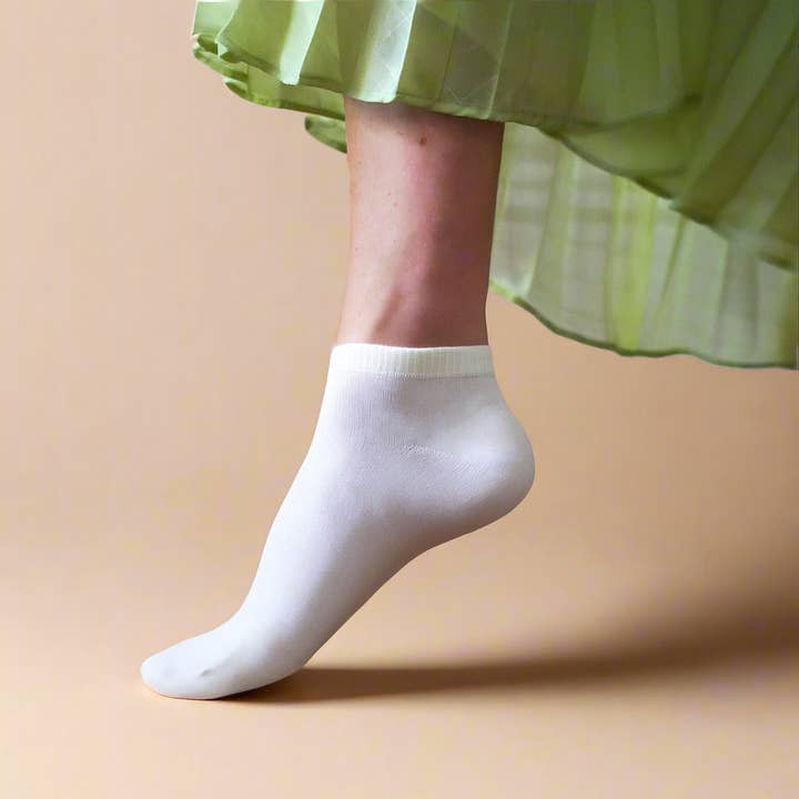 KLUE - Wholesale Socks – Unisex - KLUE Ankle plain socks in Lyocell | White1