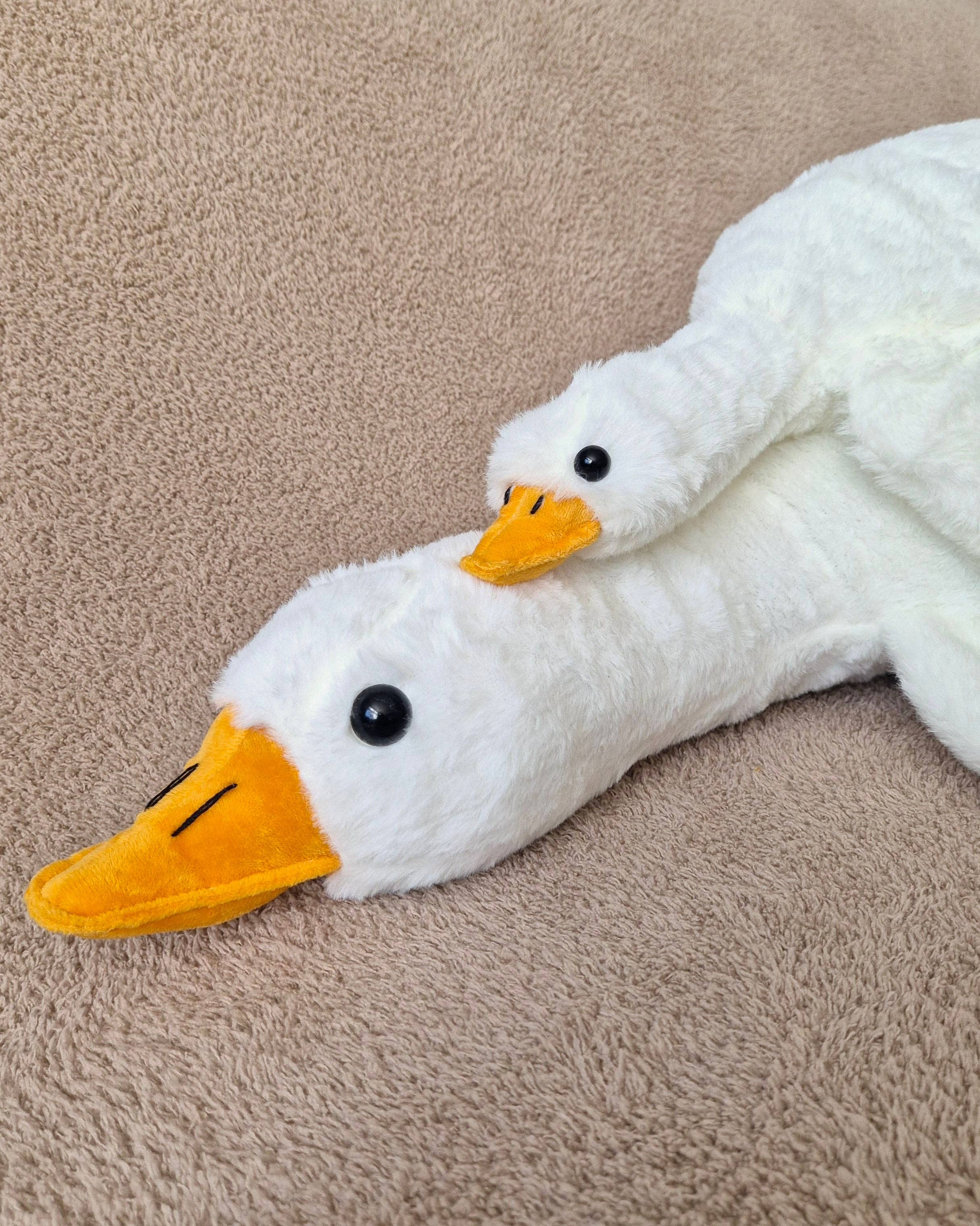 Rammelaartje - Wholesale Stuffed/Plush Toy - Kids & Baby - Gilly Goose Cuddle Toy – Soft Cuddle Goose 50 cm | Perfect Maternity Gift3