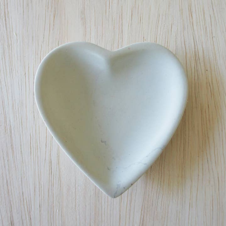 Venture Imports LLC - Wholesale Jewelry Dish - Heart Dish - Natural