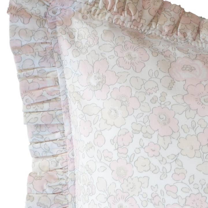 Coco & Wolf – wholesale Bedding pillowcase/sham – Frill Edge Pillowcase made with Liberty Fabric BETSY LACE5