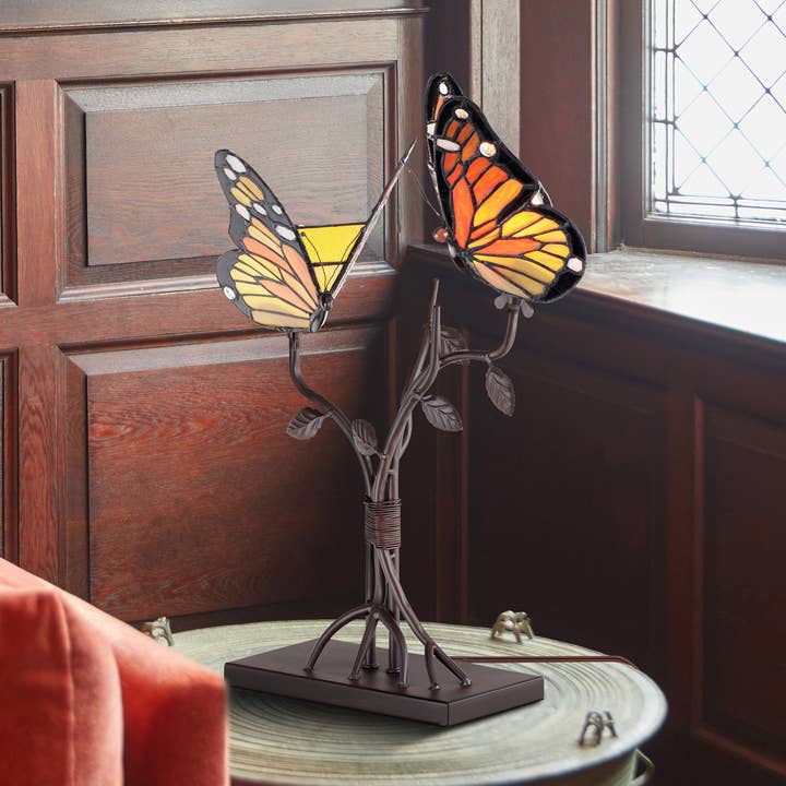 River of Goods - Vente Lampes d'appoint/de bureau - Lampe de table papillon en vitrail Amelia 20,5"H0