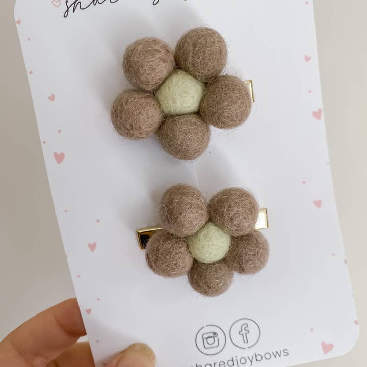 Shared Joy Bows - Wholesale Hair Clip - Kids - Beige Stone Felt Floral Hair Clips