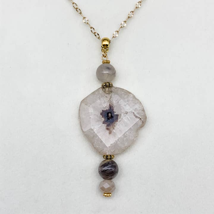 FACETTIERTE ACHAT-PLATTENHALSKETTEN - OPTIONEN für den Großhandel von Olivia Grace Jewelry