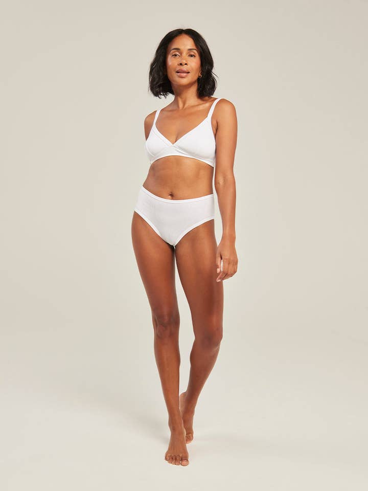 Das Easy Does It Bralette aus Bio-Baumwolle - Baumwolle Weiß für den Großhandel von Nudea