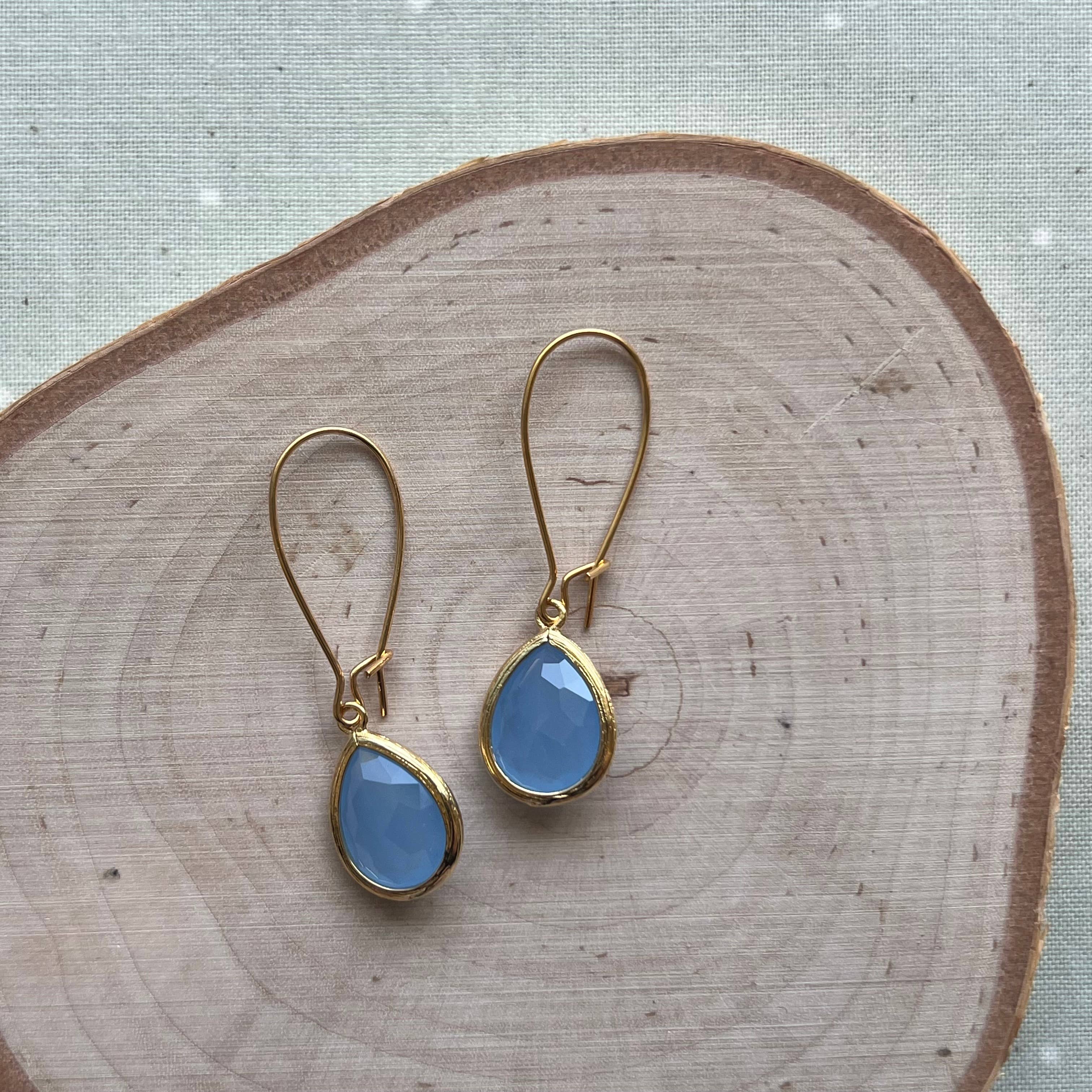 Dana Herbert – wholesale Hängande örhängen – Guld Jane Bezel glas Korta dinglande örhängen5