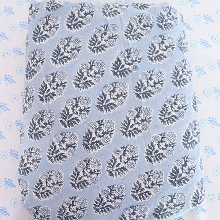 Pretty Homestyle - Wholesale Tablecloth - Blue Tablecloth round2