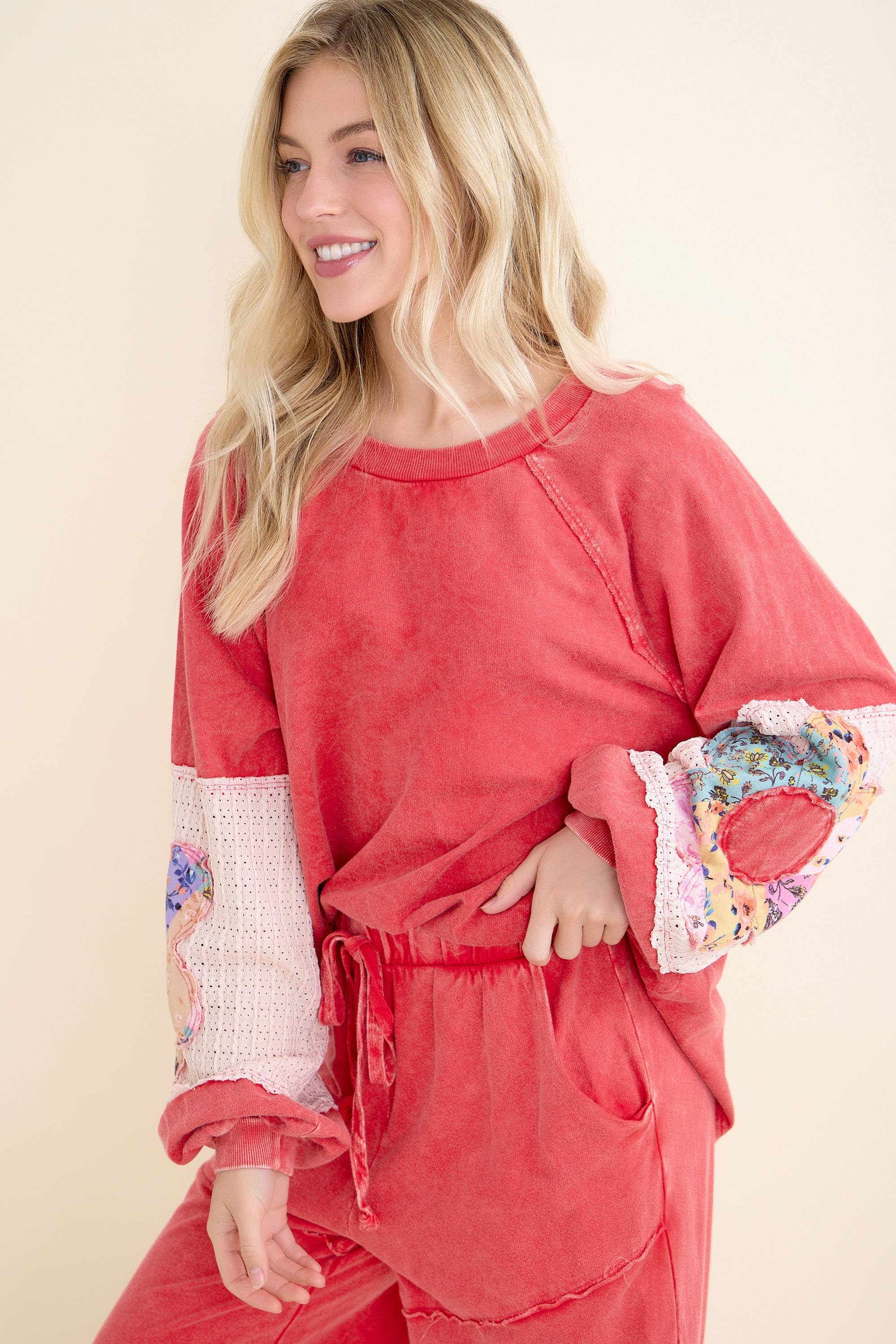 J.Her – wholesale Sweatshirt - Dam – MineralWash Floral Patcherad ärm Terrytröja HT606318