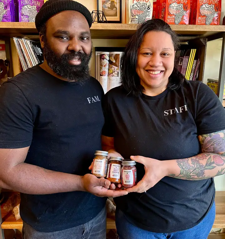 Burlap & Barrel - Wholesale Sugar/Sweetener - Hibiscus Ginger Sugar - Single Origin Spice Blend Collab2