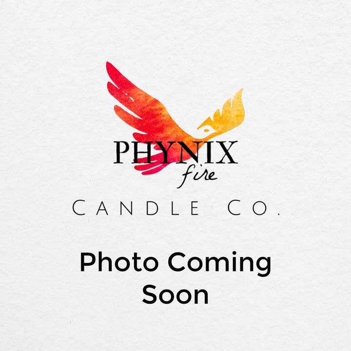 Violet Skies Duftkerze, 12 oz — Violett | Sandelholz | Weiße Iris für den Großhandel von Phynix Fire Candle Co.