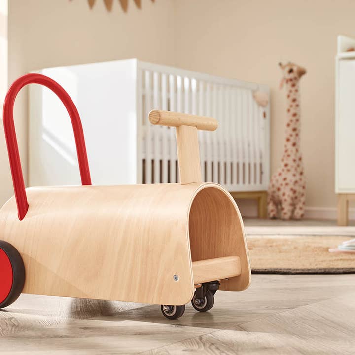 Macchinina a spinta 'Enzo', naturale/rosso per la vendita all'ingrosso da parte di Pinolino Kinderträume GmbH