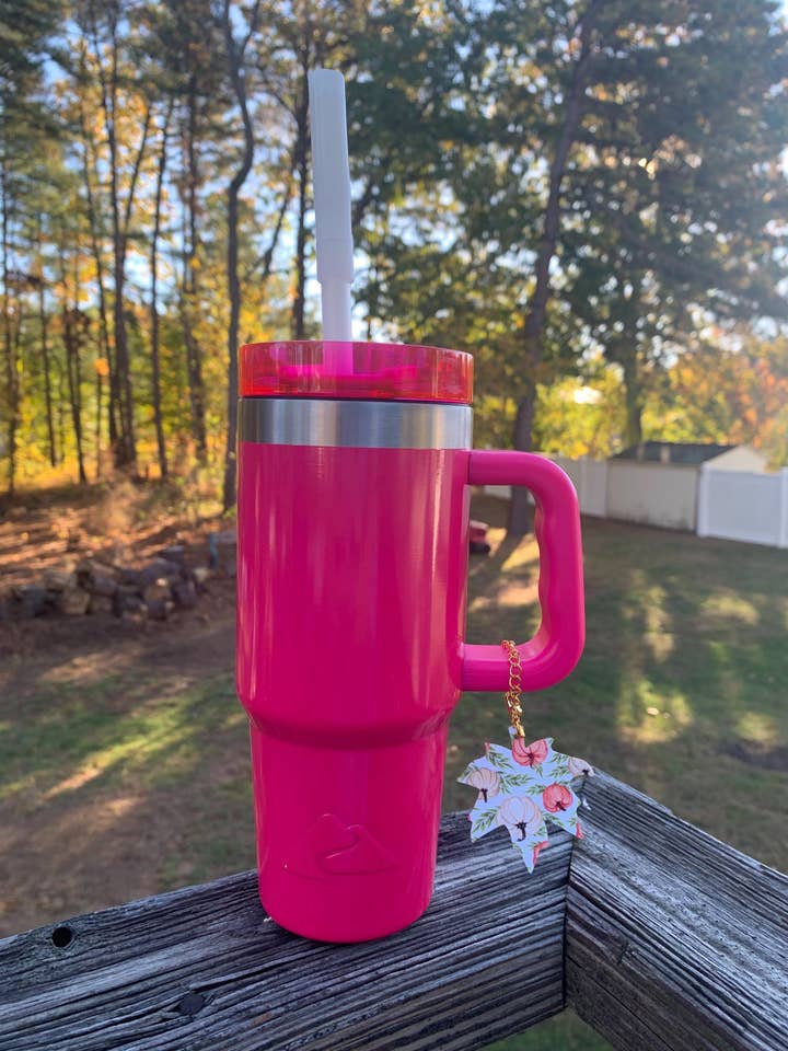 Rutigt Tumbler-berlocker | Hjärtcirkelblad-berlock för wholesale av The E Tribe Co.