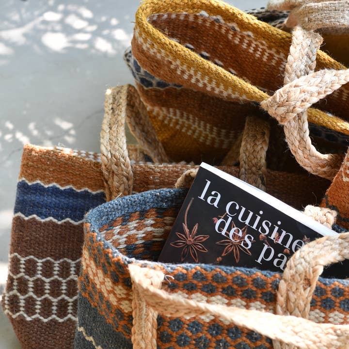 Maison Lilo - Wholesale Basket - Handwoven multicolored jute basket handcrafted1