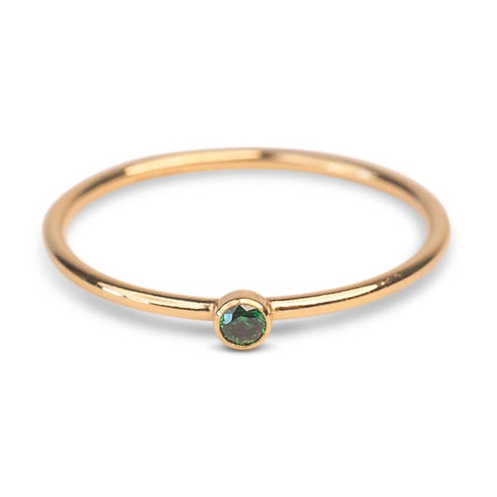Bague empilable en or émeraude en zircone cubique pour la vente par Rose Gypsy