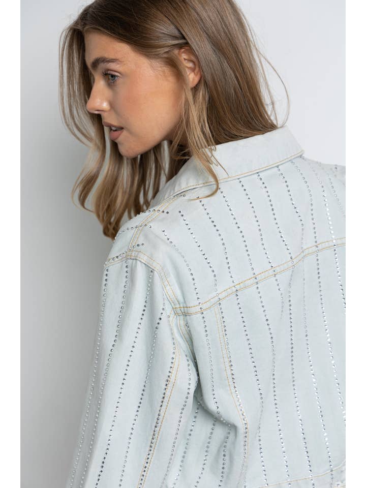 Denim chiaro/trasparente Giacca di jeans corta con bottoni di strass IJ1709 in vendita all'ingrosso su Faire6