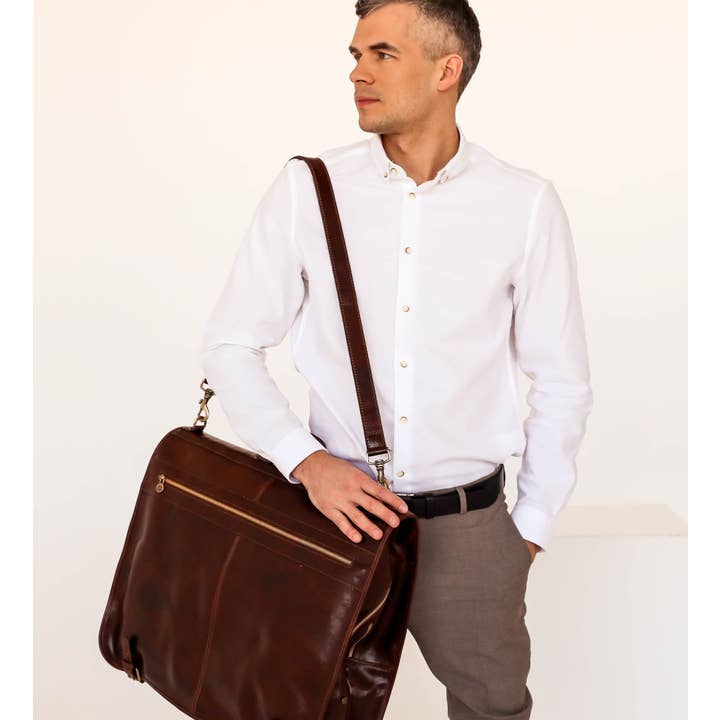 Time Resistance – wholesale Garment bag – unisex – Leather Garment Bag - Great Expectations3