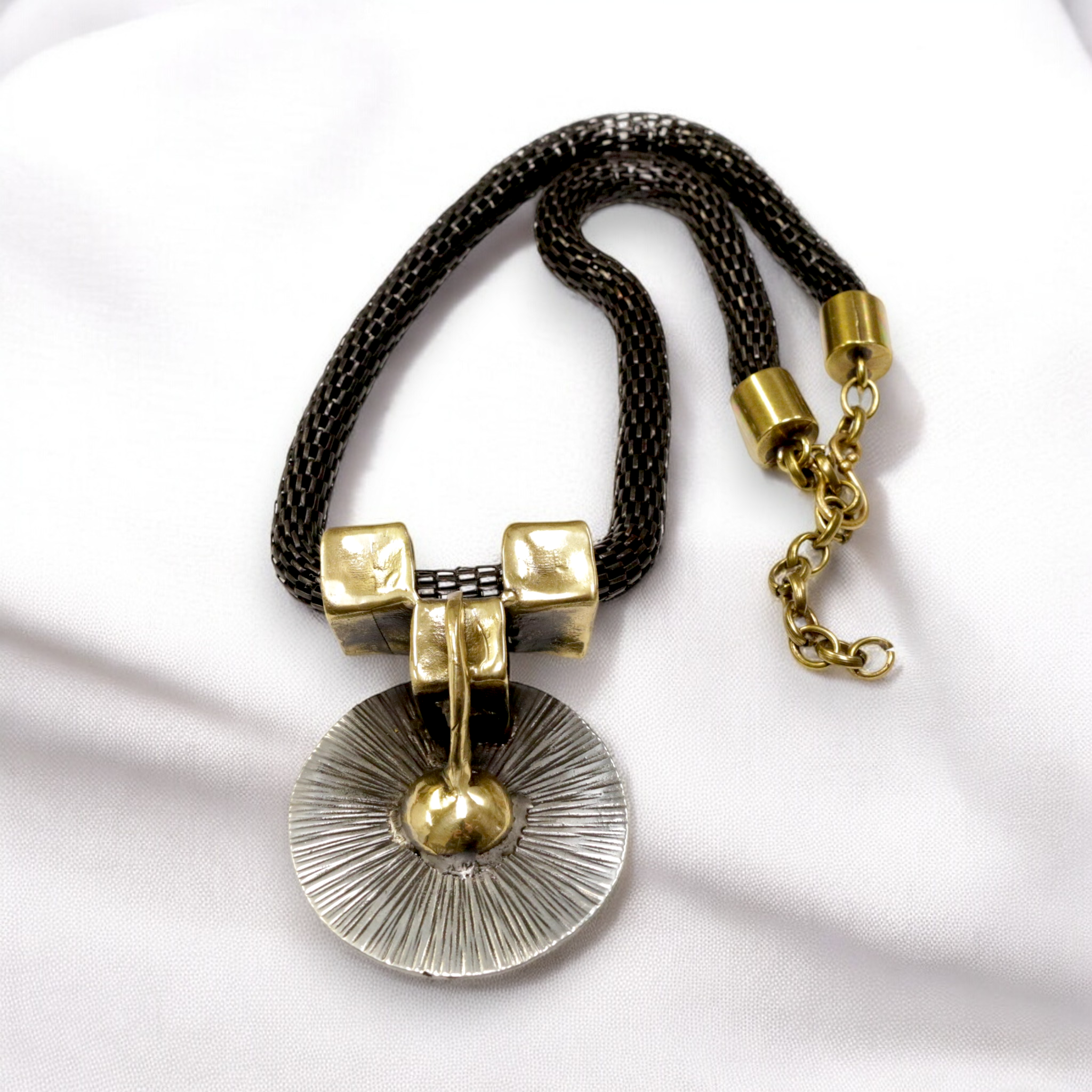 The Ancient Bazaar Jewelry & Accessories - Venta al por mayor Gargantilla ancha - Artículo n.º BRN-1021 - Collar de latón3