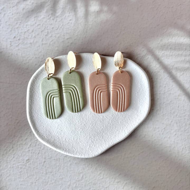 Duestelle Italia - Wholesale Dangle Earrings - Calyx - Minimalist Style Oval Earrings - Handmade in Italy5