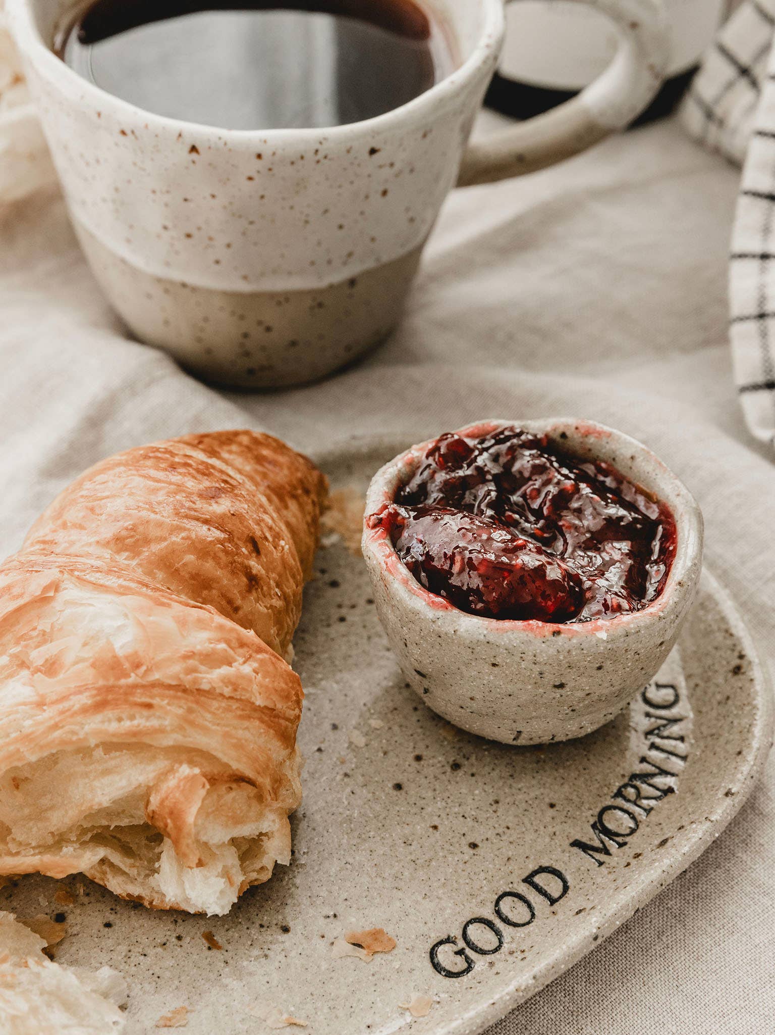 Teppi – wholesale Serving plate – Croissant Ceramic Plate 0