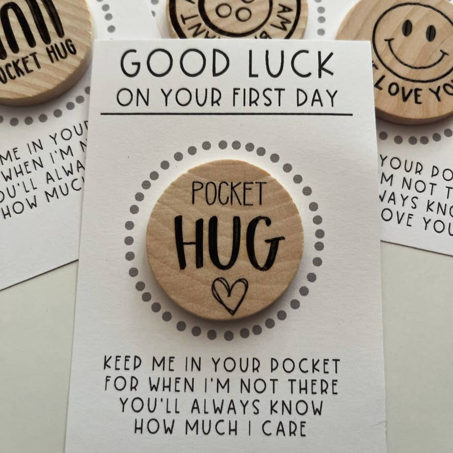 Handmade by Hammero - Vente Jeton/pièce de collection - Retour à l'école câlin de poche, bouton courageux et sourire6