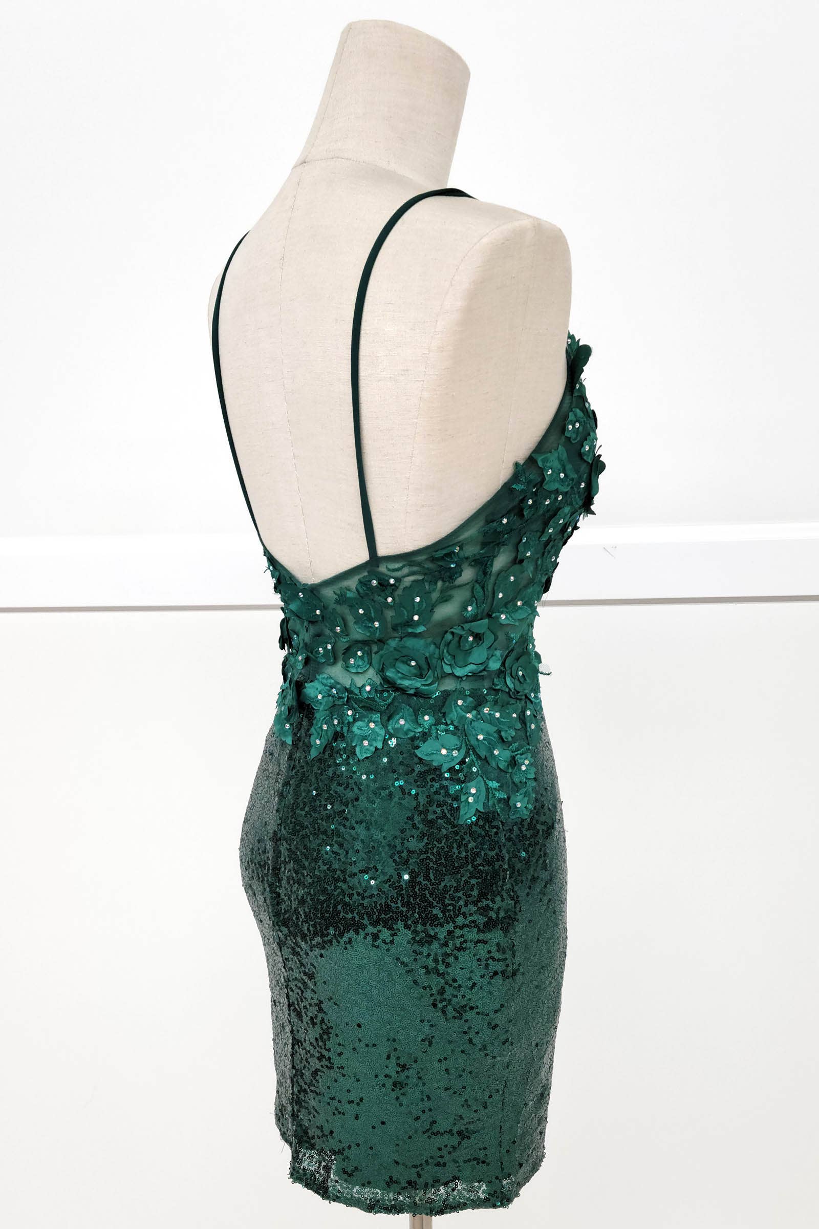 Chicas - Vente Robe – femme - Robe courte à paillettes et broderies florales C80832