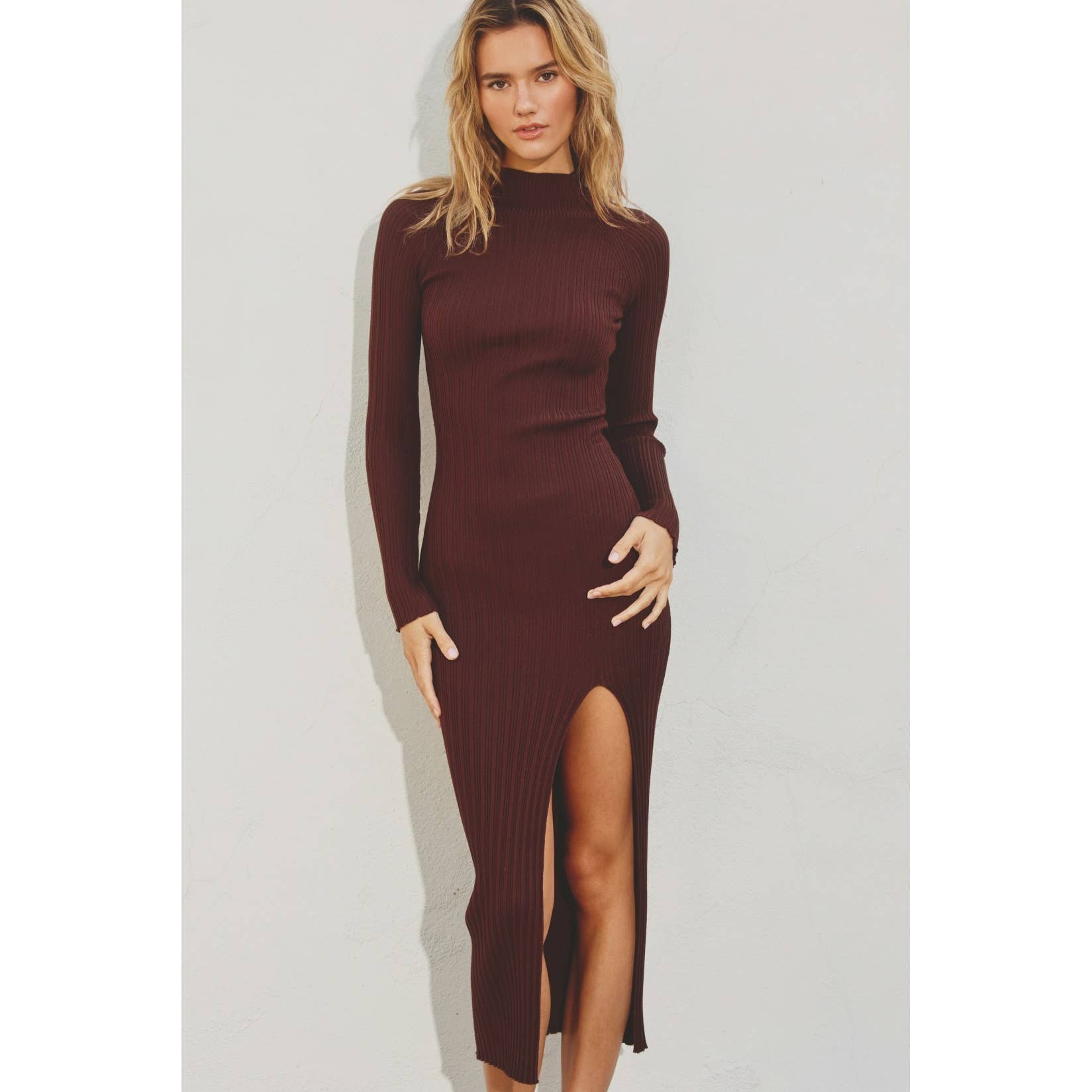 Dress Forum – Vestido - Mulher por atacado – Vestido bodycon de suéter midi com gola alta e fenda12