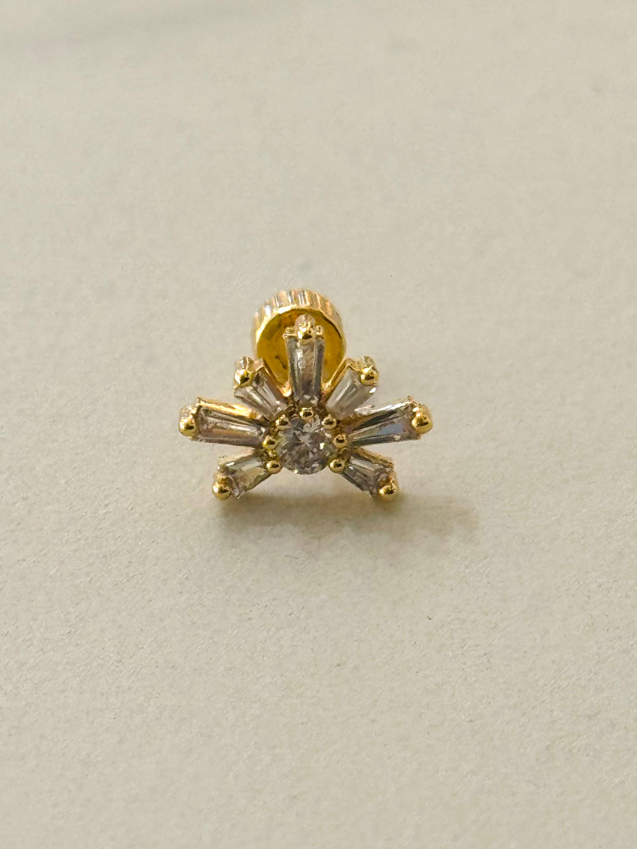 Cassette Barcelona - Vente Boucles d'oreille uniques - Soleil Levant Perçant