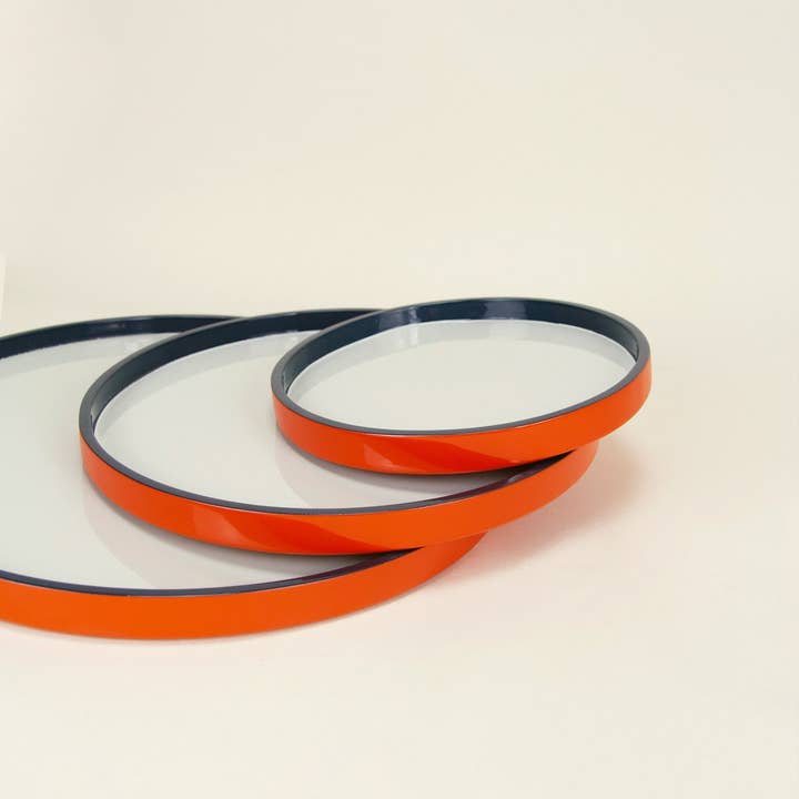 Ronde dienbladen Lune culminante (set van 3 stuks, S M L) en andere Franse brocante wholesale inkopen. Gratis retourzendingen en een 60-dagen netto betalingstermijn op Faire.com trends op Faire.