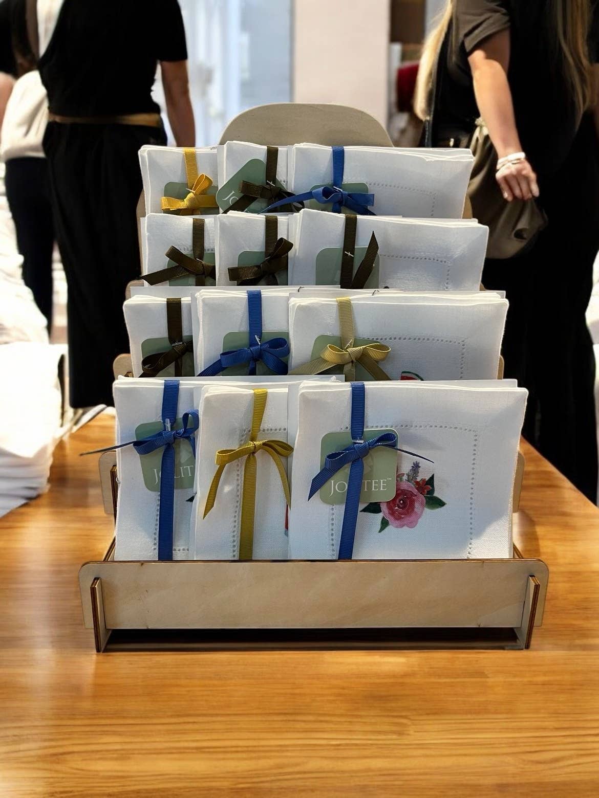 Jolitee - Vente Présentoir – maison et déco - Présentoir de serviettes pour comptoir ou étagère0