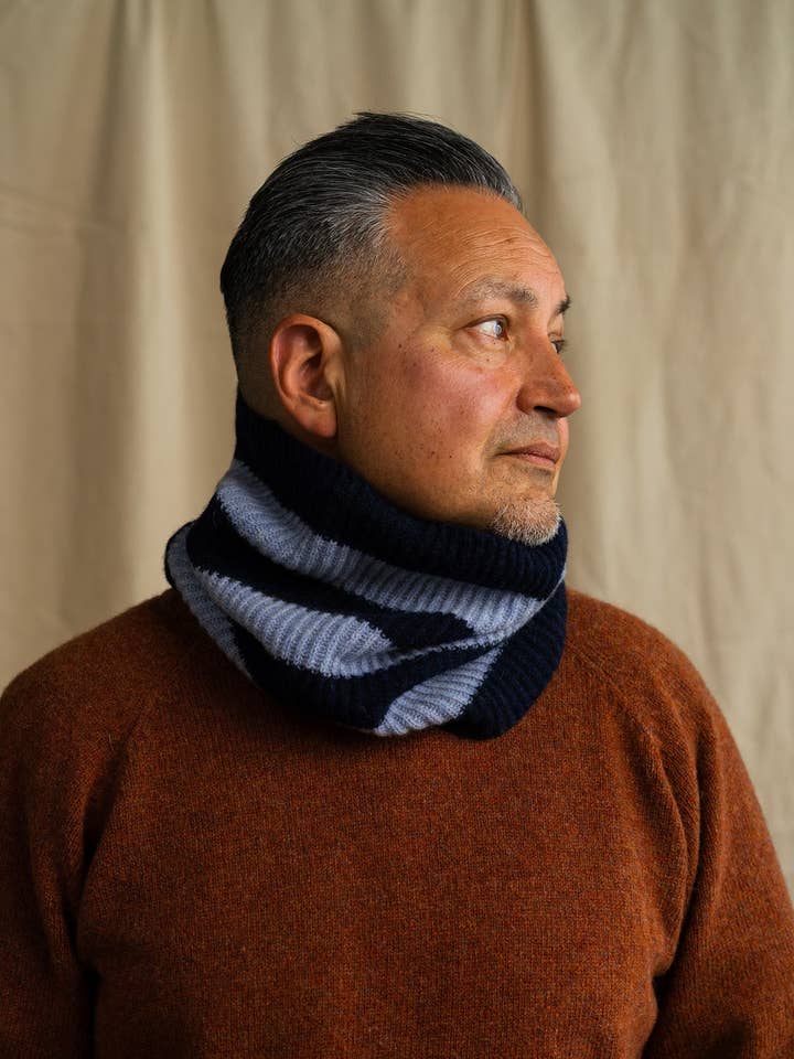 Braga de pescador a rayas | Azul marino para venta al por mayor de ROVE Knitwear