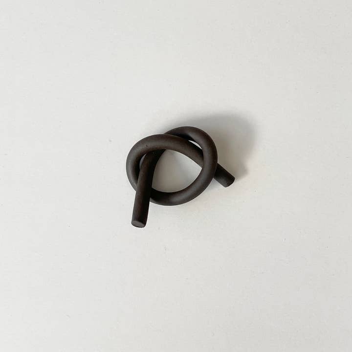 Sunday Studio - Wholesale Spoon Rest - Handmade Ceramic Knot Chopstick Rest6