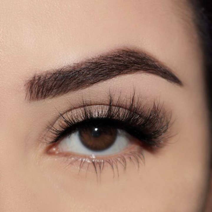 Ciglia XOXO per la vendita all'ingrosso da parte di MYLASHXO